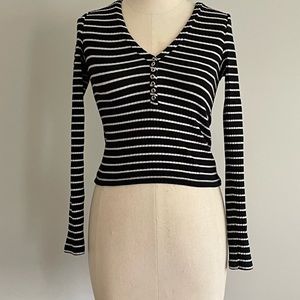 black and white croptop